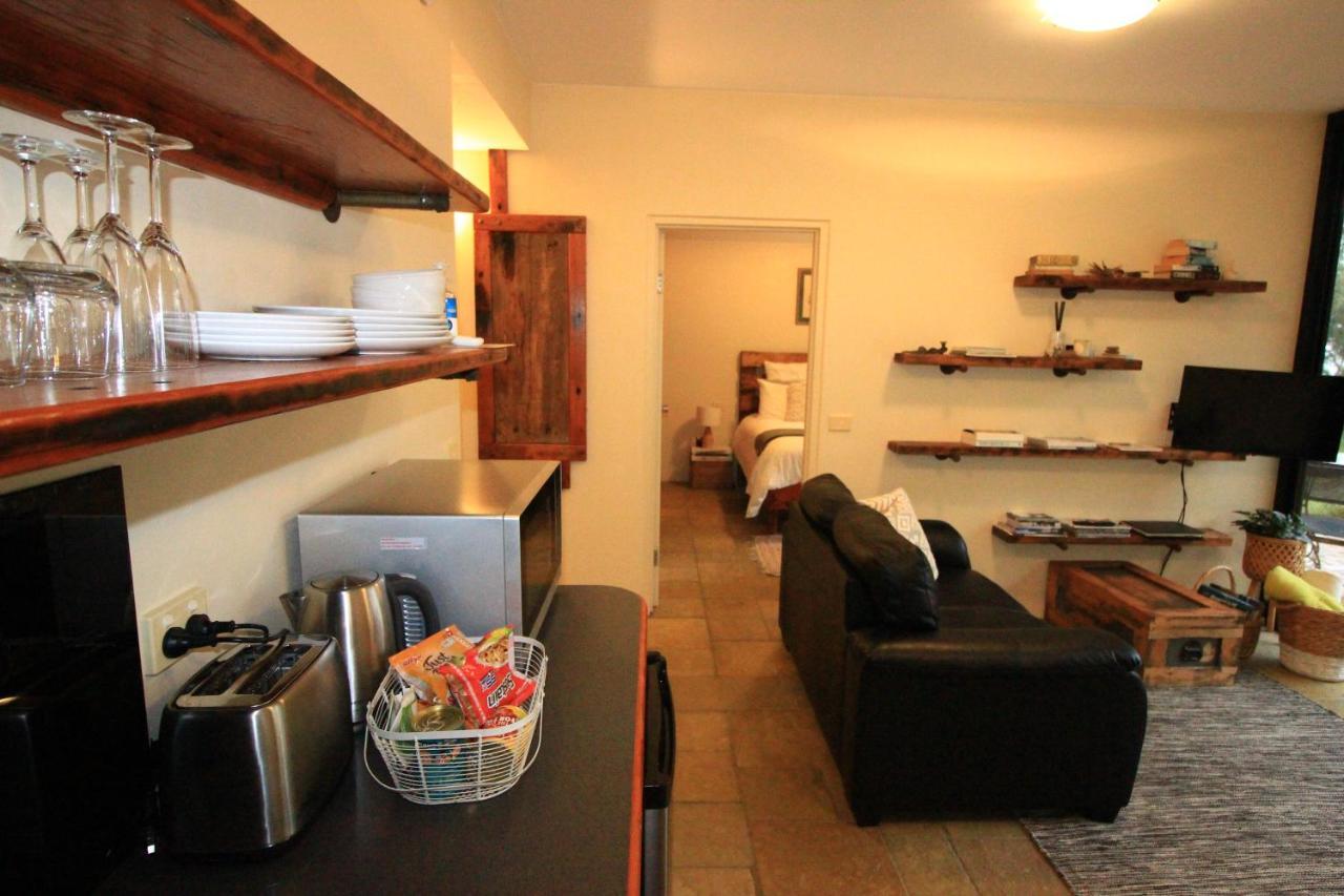 Down To Earth Farm Retreat Διαμέρισμα Sarsfield Εξωτερικό φωτογραφία